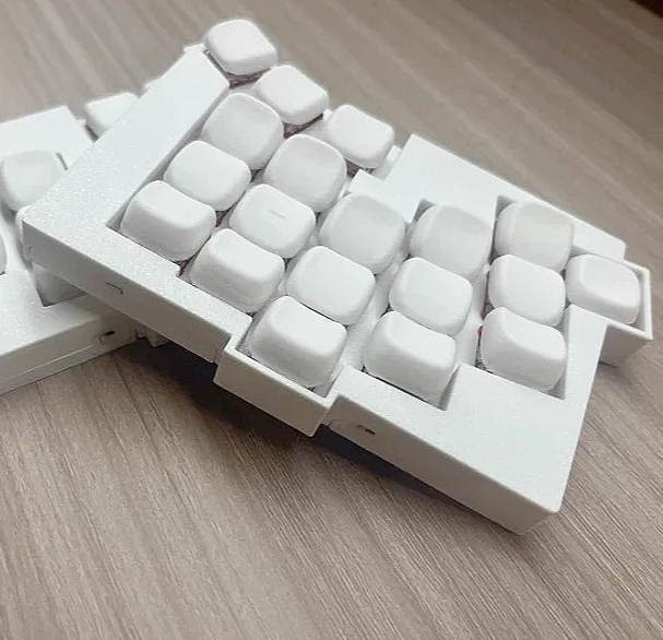 

TOTEM Split Keyboard Wireless PLA Material Hot Swap FDM Printing 150mah Battery Customized Gaming Mechanical Keyboard Gifts