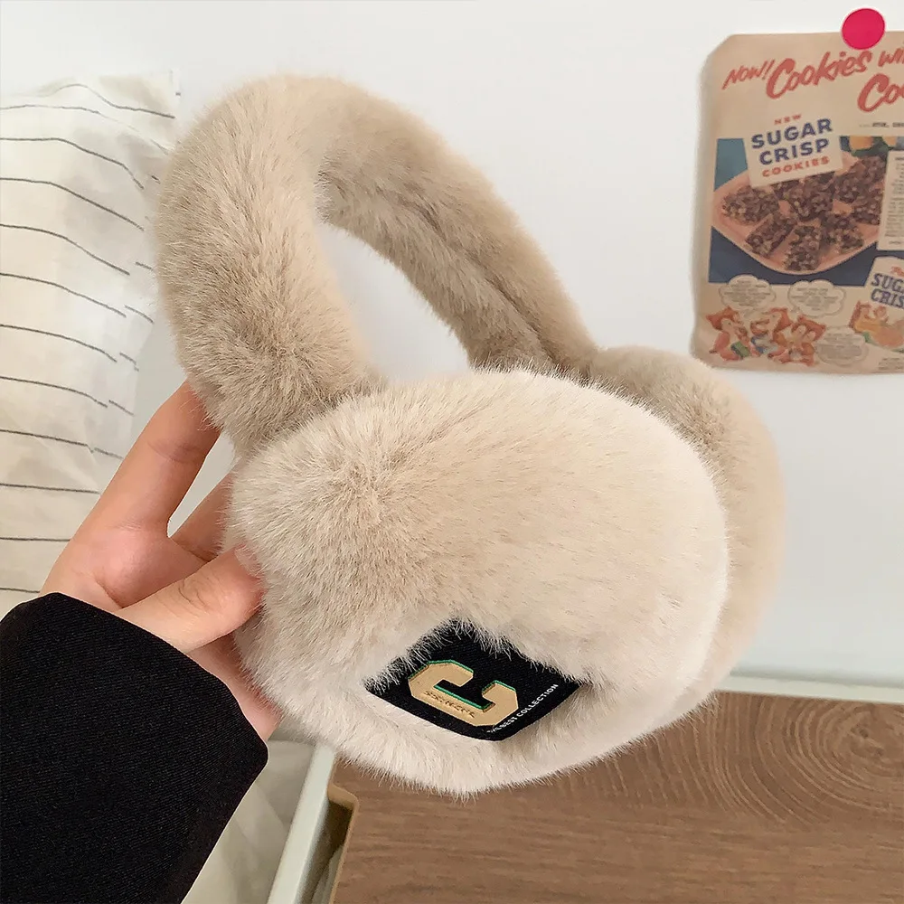 Fluffy Plush Earmuffs แฟชั่นคุณภาพสูง Windproof เลียนแบบกระต่ายขนสัตว์โลโก้ "C" ผู้หญิงหู Muffs ฤดูหนาวกลางแจ้ง