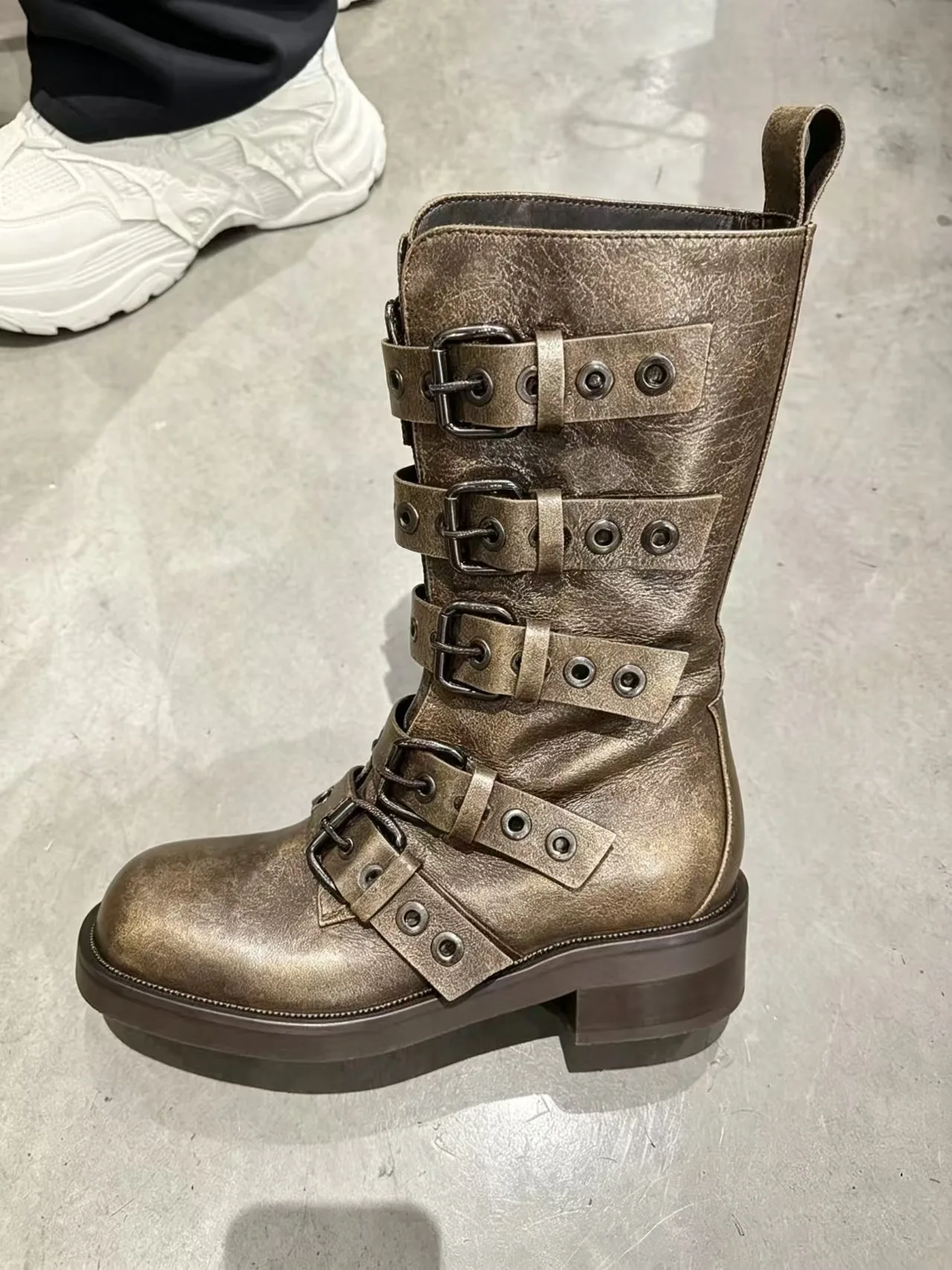 Cool Girls Round Toe Belt Buckle Rivets Knee-High Women Motorcycle Boots Chunky Middle Heels Buckle Strap Design Large Size Shoe