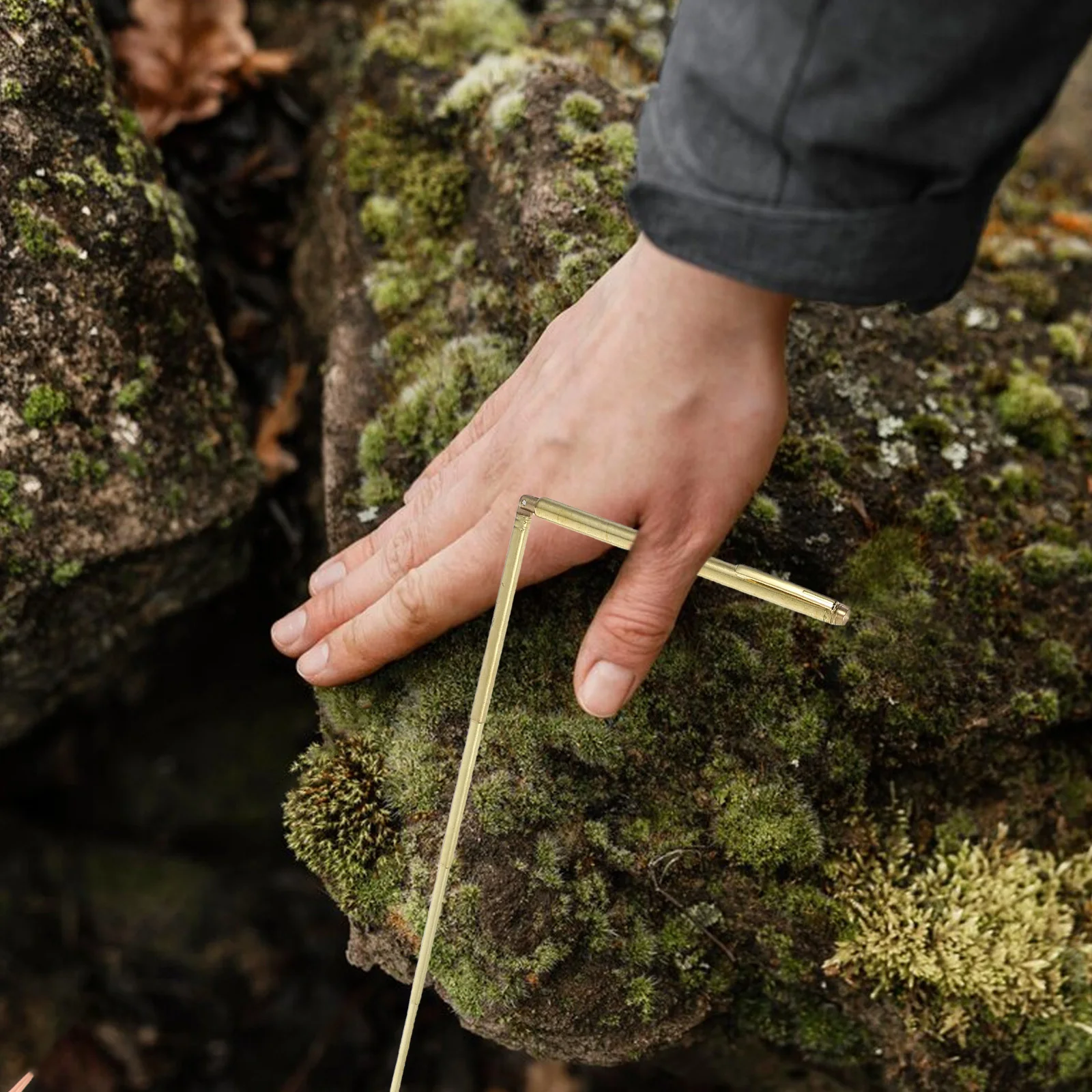 

2Pcs Copper Alloy Divining Rods Set Golden Finish Portable Metal Detection Tool for Outdoor Exploration Metal Detection Rod