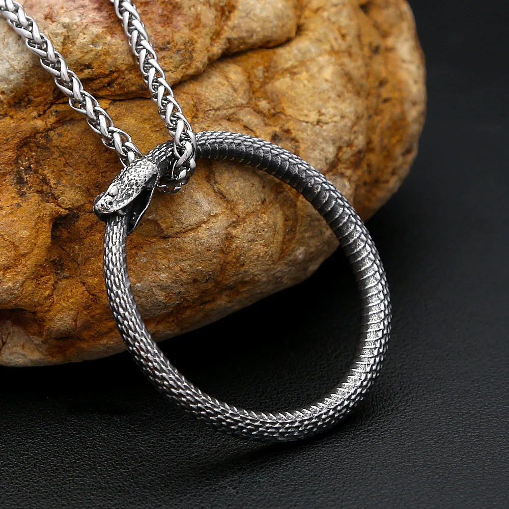 

Animal Serpentine stainless steel necklace Wholesale retro male personality trend hip hop titanium steel pendant jewelry