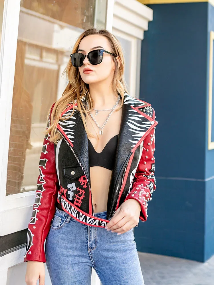 Streetwear Slim Zipper Short Motorcycle Jackets for Women 2024 New Contrast Graffiti Print Punk Rivet Faux Leather Jacket