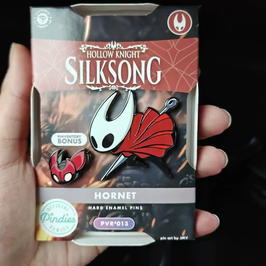 

In Stock Hollow Knight: Silksong Hornet Girl Game PeripheralsQ Version Cool And Creative Badge Customized Metal Brooch Gifts
