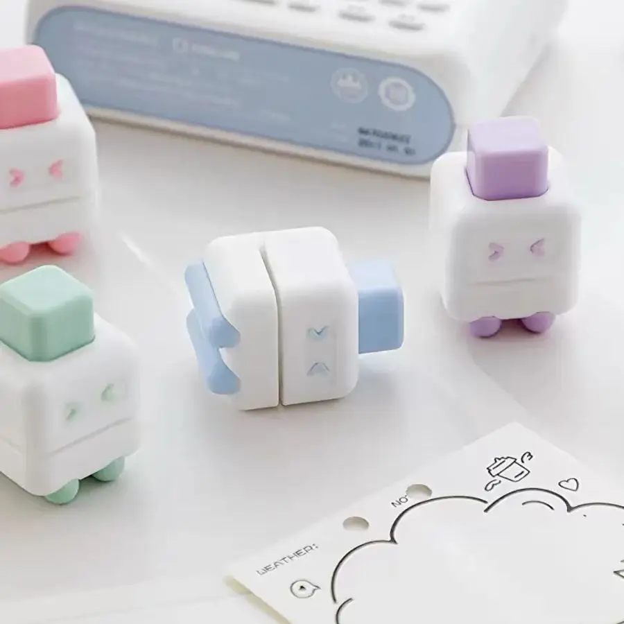 1PC Cute robot 5mm loose-leaf puncher small mini manual single hole puncher paper puncher