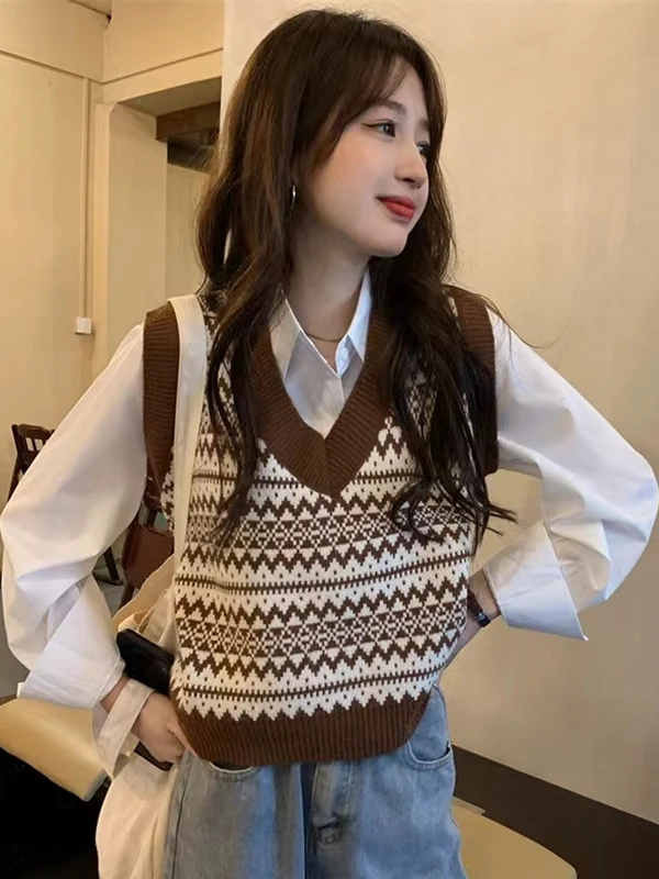 

Вязаный жилет в стиле ретро V-Ne, женская верхняя одежда, весна-осень Faion 2024, новый внутренний слой, небольшой размер, накладка на плечо