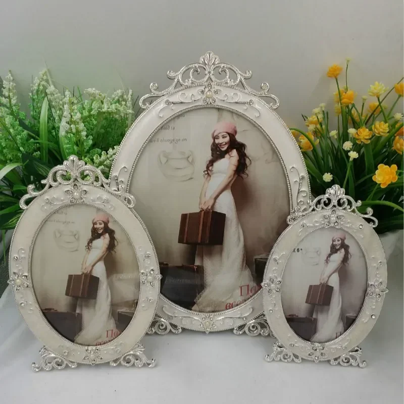 A 1PCS Pearl White-encrusted Drill 7-inch Studio Alloy Picture Frames Wall Photo Frame