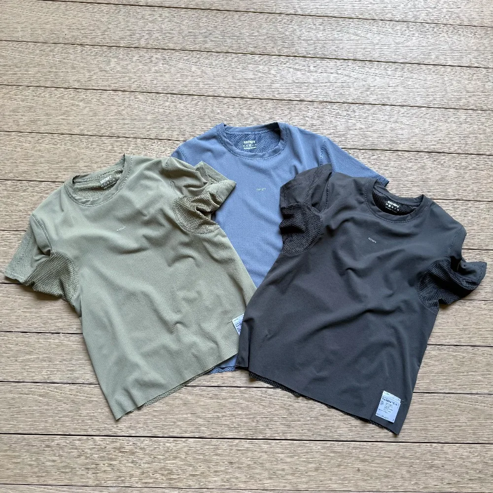camiseta-funcional-de-manga-corta-con-cuello-redondo-tejido-transpirable-tipo-panal-de-abeja-de-secado-rapido-ideal-para-correr-entrenar-y-hacer-ejercicio-fisico-diseno-unisex