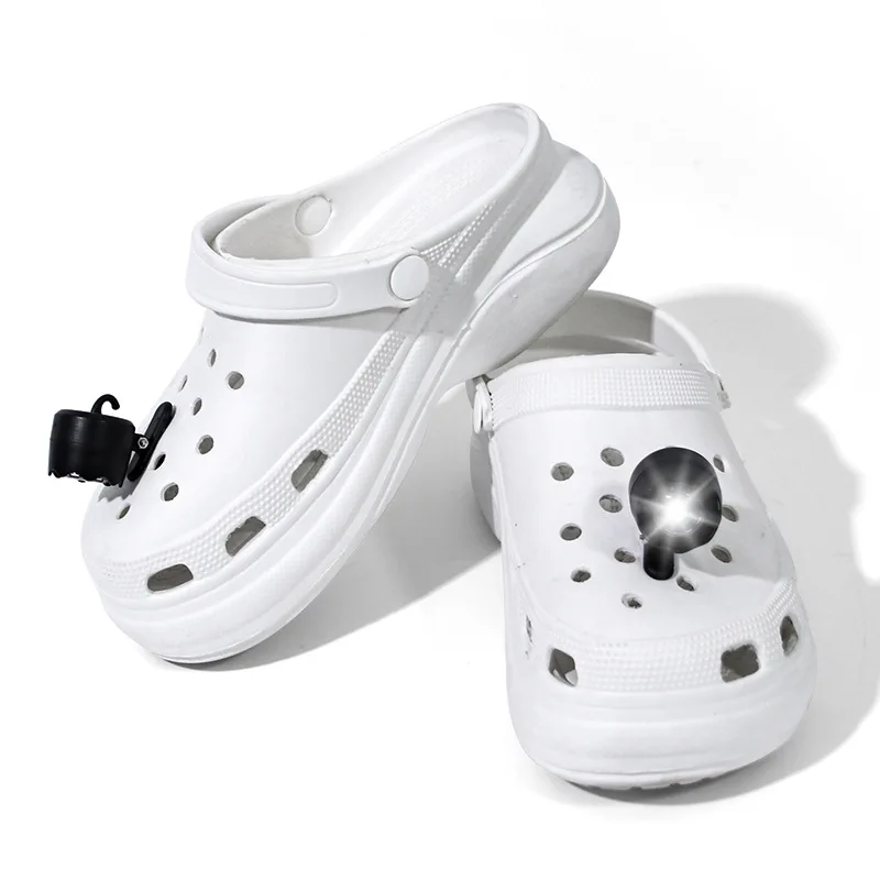 Imagem -02 - Led Light-up Crocs Sapato Lâmpada Portátil Multi-funcional Adequado para Caminhantes Noturnos Caminhadas Acampamento Estranho Show-off Artefato Presente