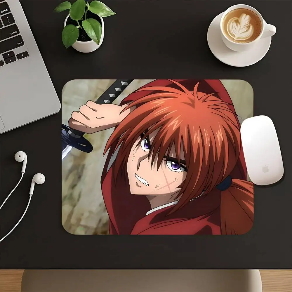 Anime Rurouni Kenshin Mousepad Small LockEdge Mouse Pad For Gamers Computer Desk Pad Rectangular Anti-slip Rubber