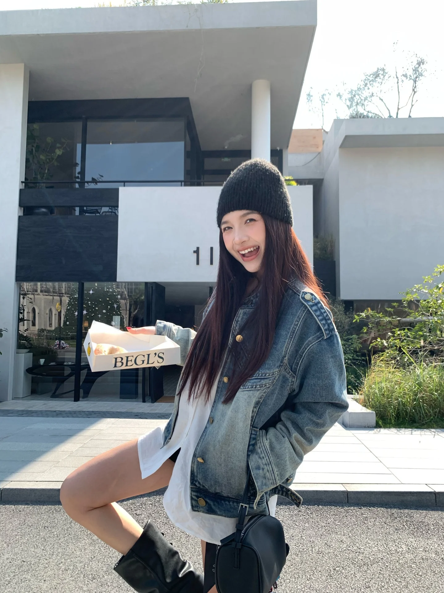 

Retro Chic American Washed Denim Jacket Women's Early Spring Loose Fit Stand Collar Jacket Casual Commute Style Outerwear