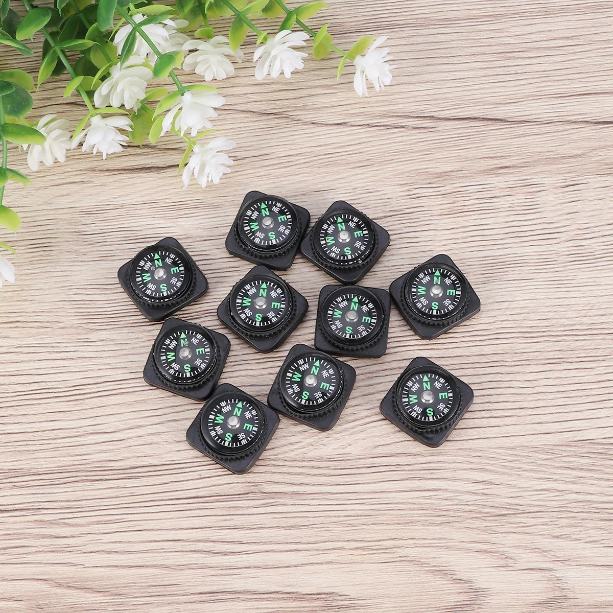 

10Pcs Compass Outdoor High Accuracy Portable Hiking Camping Multifunctional Orienteering Device Portable Compass