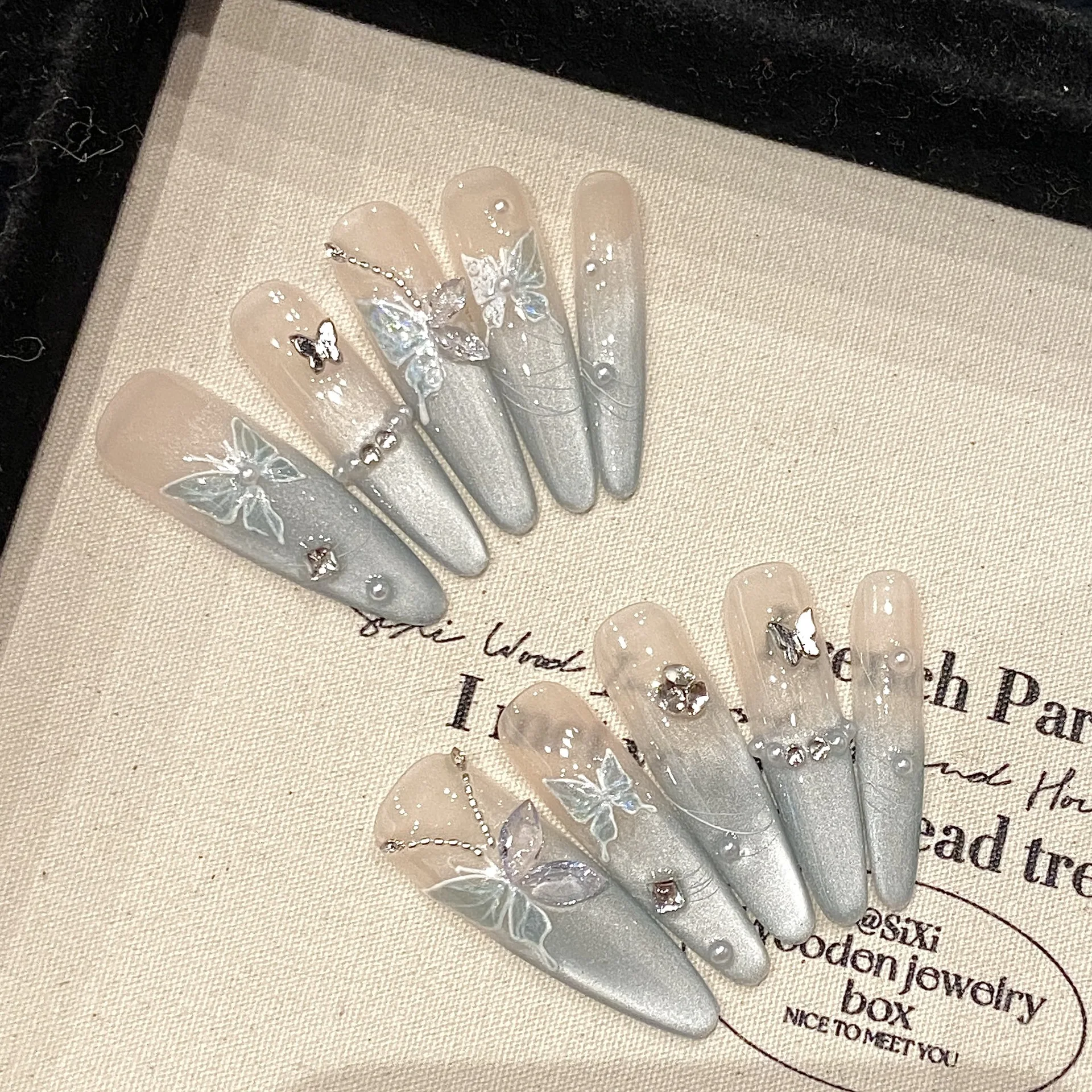 

10pcs Handmade Press On Nails Long Almond Light Green French Style Cat's Eye False Nails With Butterfly Diamond Decors Fake Nail