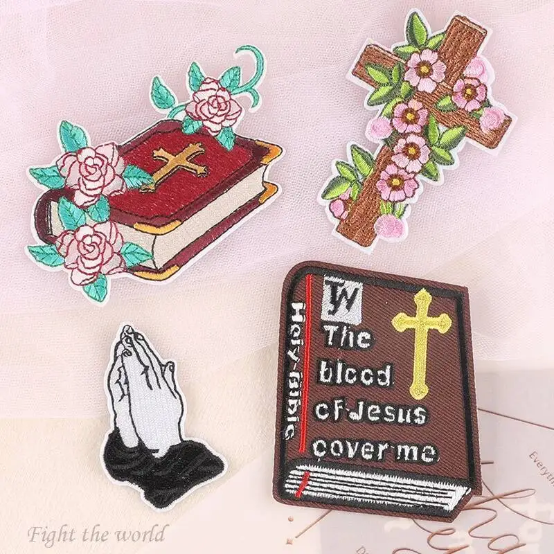 1PCS/lot New Embroidered Religious Patches Bible Book Praying Hands Cross Embroidery Iron on Patches Appliques For Clothing
