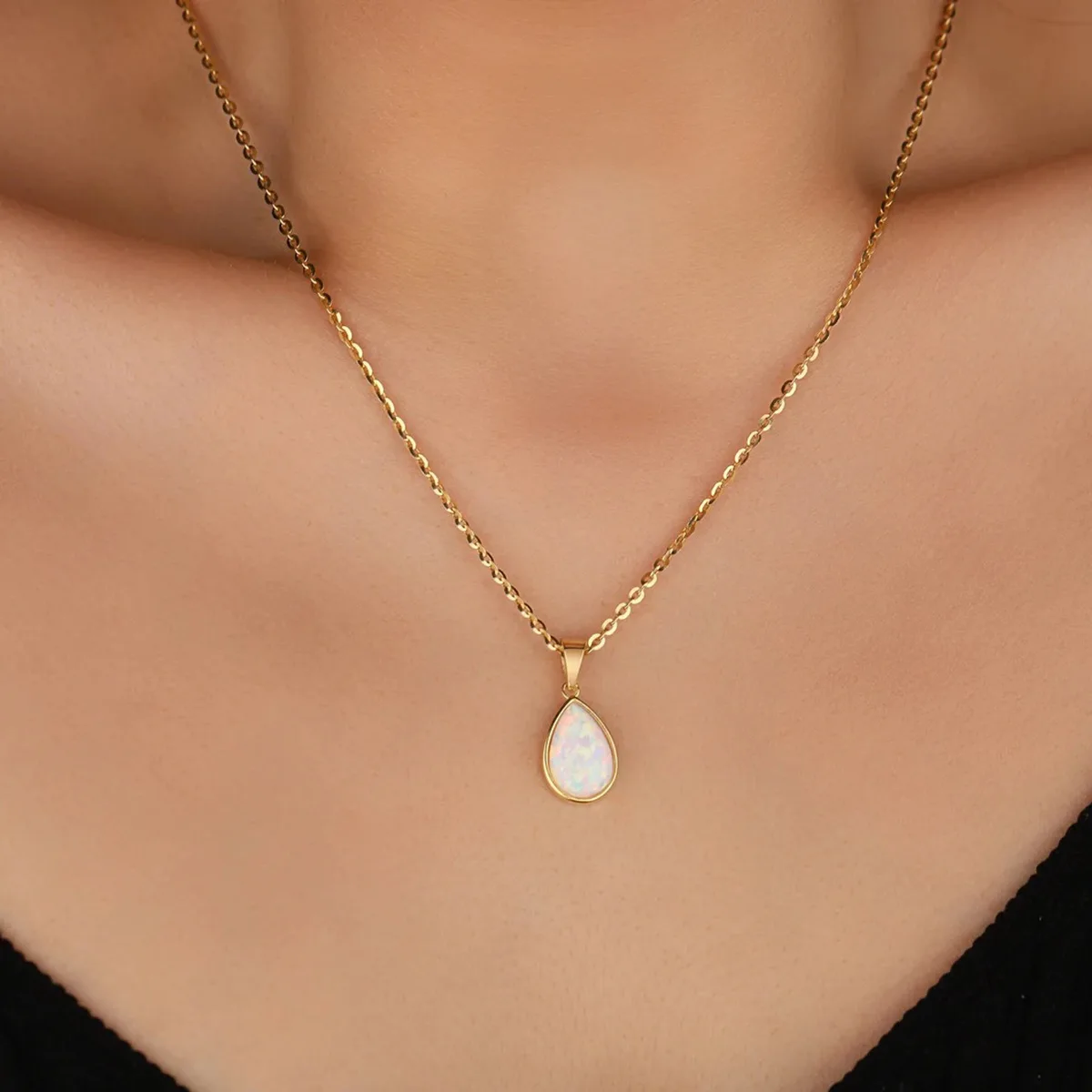 

Luxury Romantic Simple Water Drop Pendant Necklace Charm Water Drop Moon Choker Chain Wedding Party Jewelry Gift