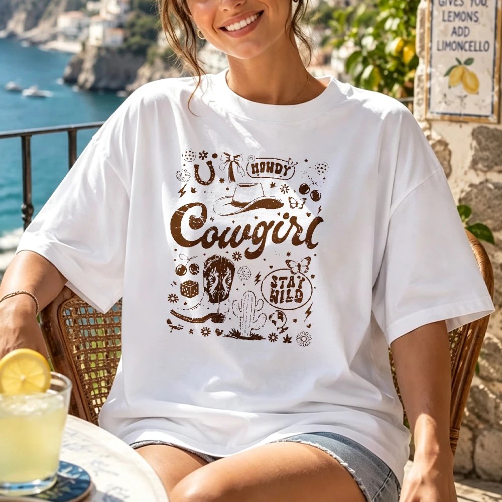 Camiseta de algodón con estampado western, sombrero de vaquera, botas, cactus, estrellas, mariposas, Howdy, Stay WILD, tinta marrón, collage retro de grafiti, tops