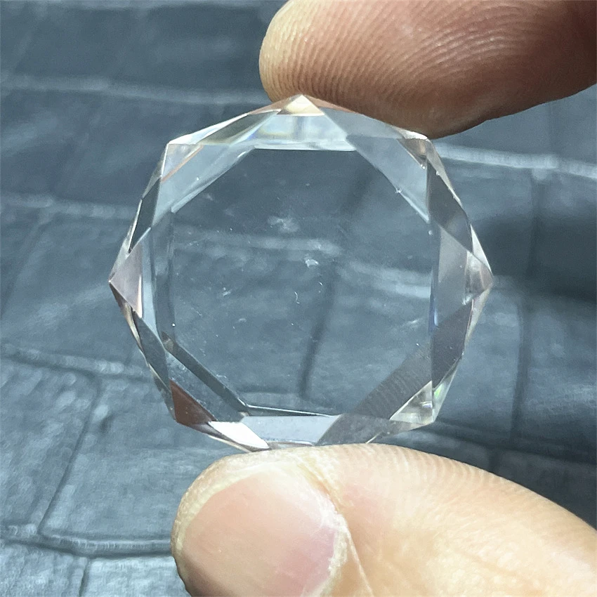 

Натуральный белый кристалл с алмазной огранкой, необработанный камень - простой и универсальный подарок на день рождения - натуральный кристалл