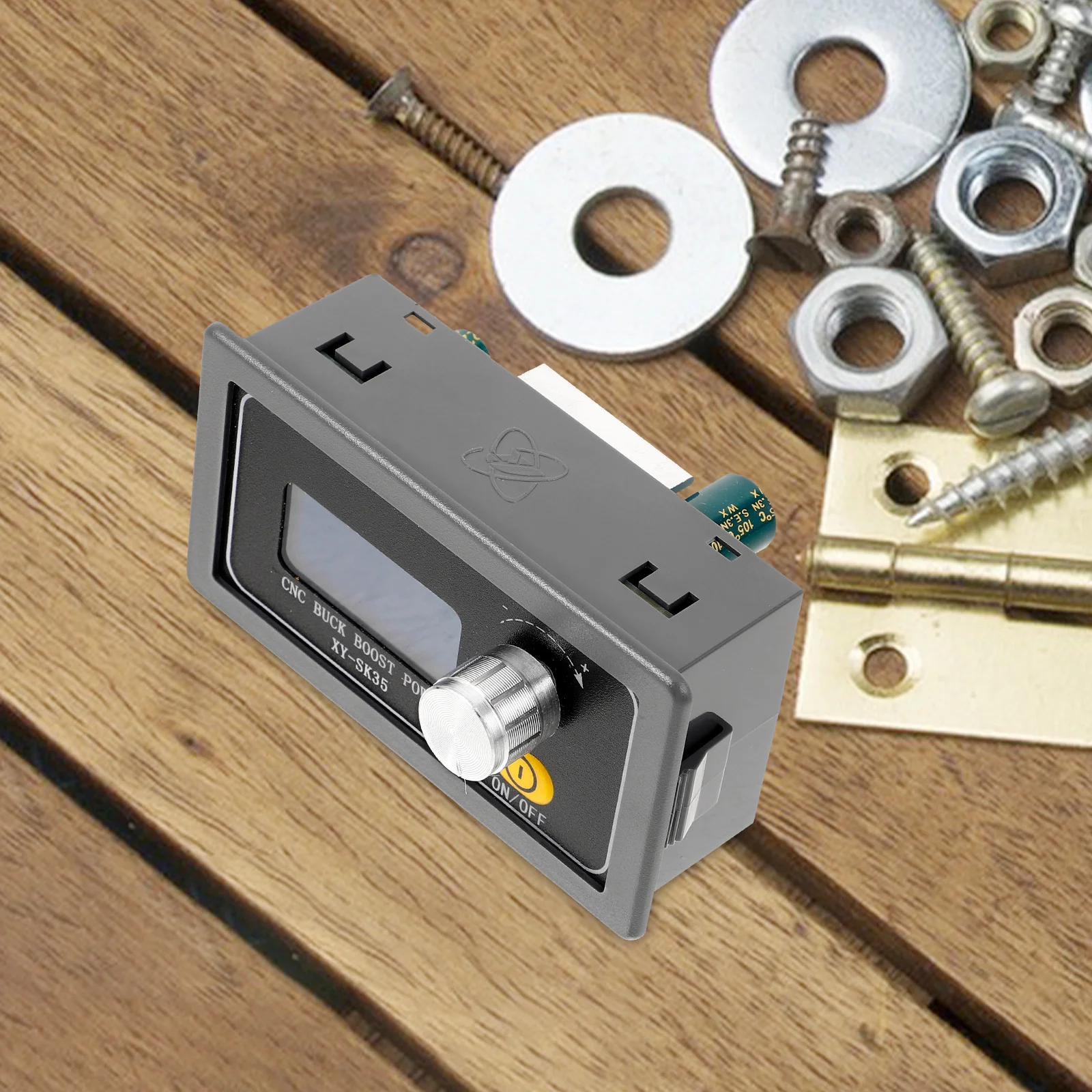 

Компактный регулируемый модуль питания постоянного тока для регулирования напряжения и солнечной зарядки. Стабильный понижающий преобразователь для многофункциональных применения.