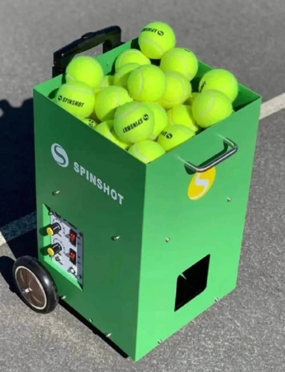 ТОП НОВЫЙ автомат для теннисных мячей PLAYER Plus-2 (модель Plus2 = модель Plus + модель игрока)