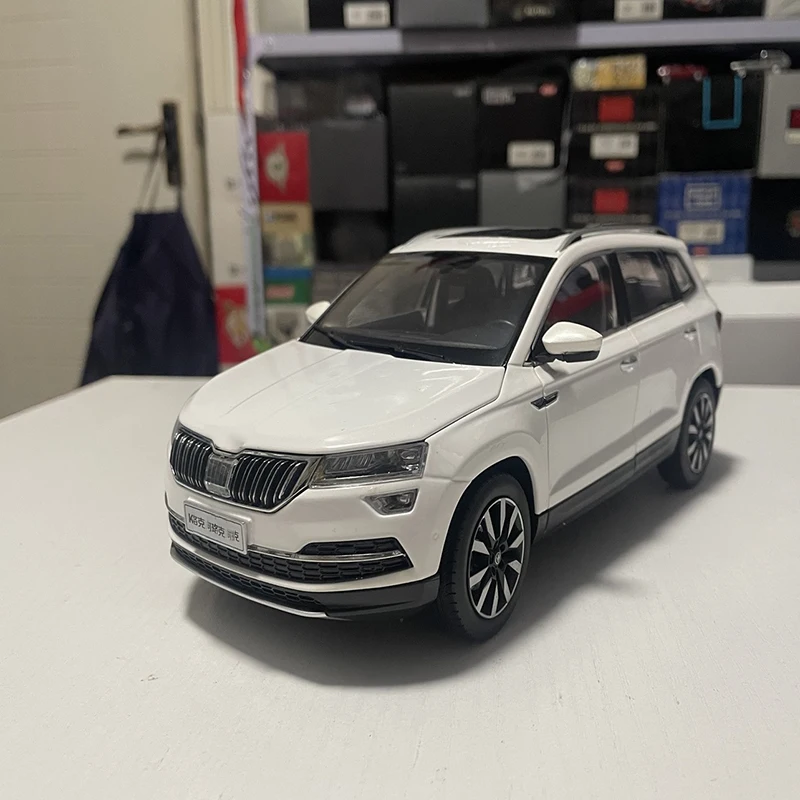 

Diecast 1:18 Scale Alloy Simulation Skoda KAROQ Car Toy Car Model Classic Collection Display Gift Toy Souvenir Scene Arrangement