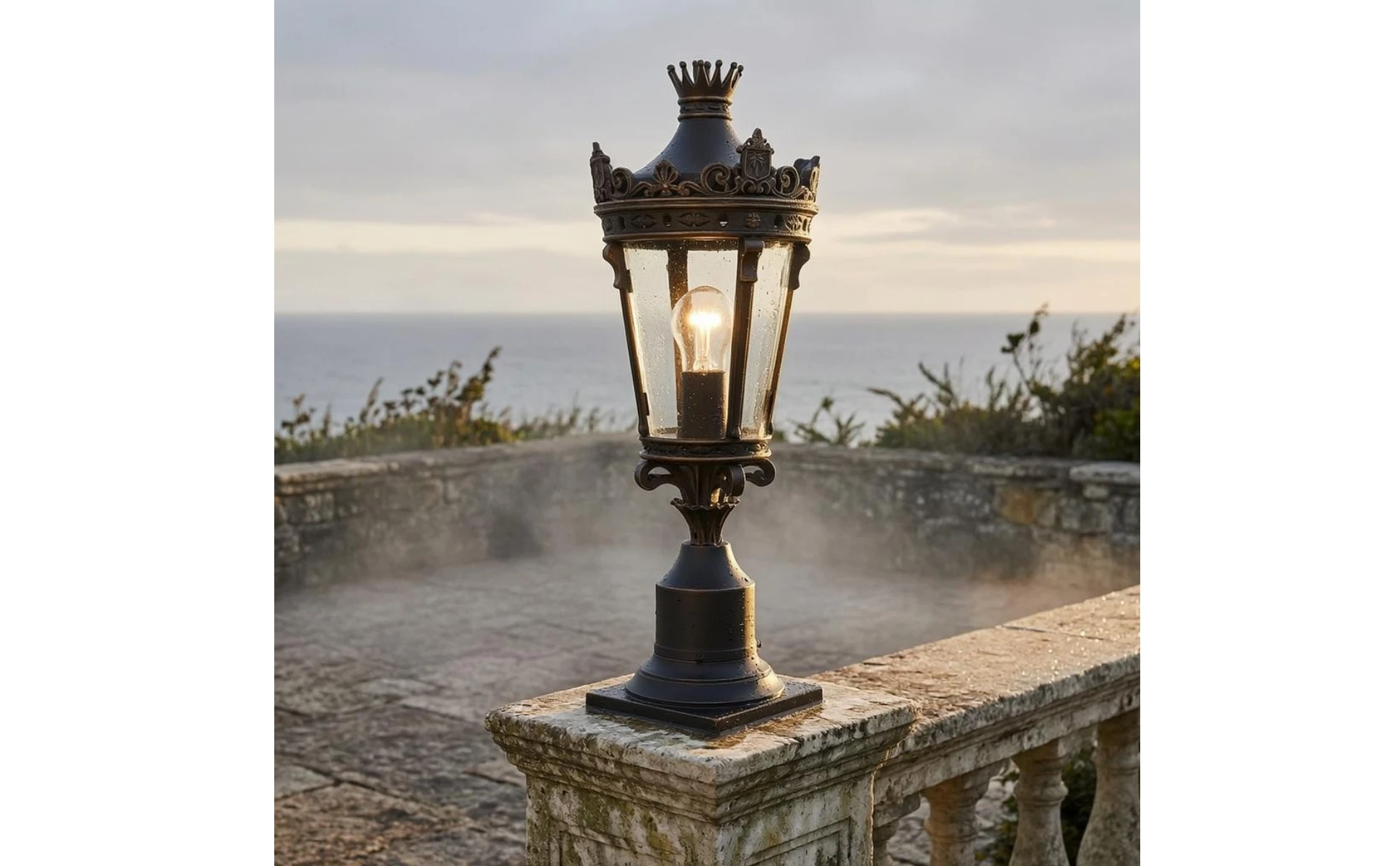 Outdoor Post-Top Lamp Crown-Like Finial Courtyard Wall Lamp Outdoor Post Lantern Ornate Trim Pier Mount Light Clear Glass Panels