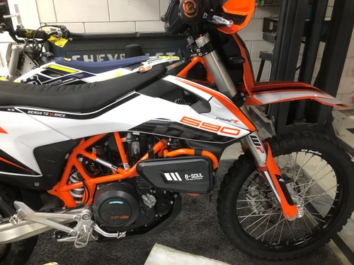 Imagen 2 del producto Para Honda CB125R CB150R CB190R CB250R CB300R CB400 CB500X CB500R CB650R CB650F CB1100 paquete de carcasa dura bolsa lateral bolsa triangular