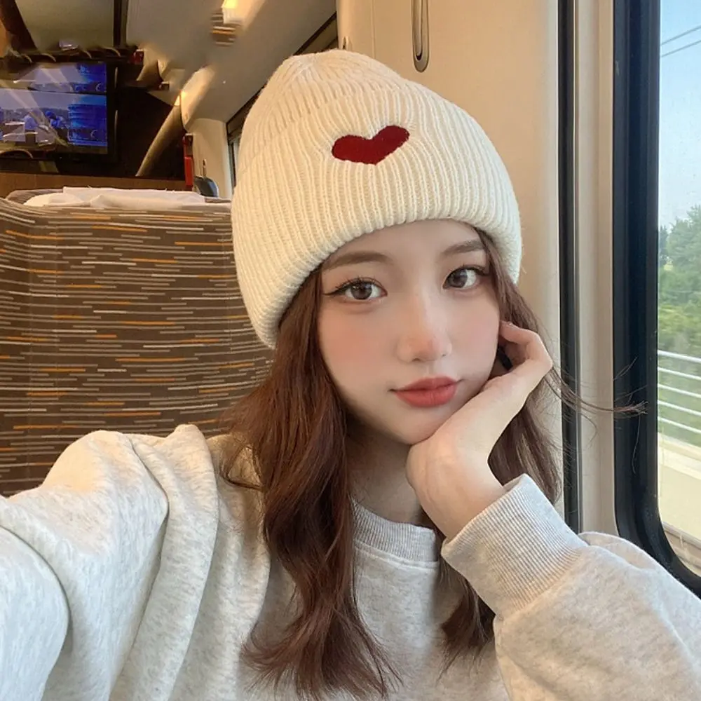 

Sweet Woolen Love Skullies Beanies Embroidery Solid Color Heart Knitted Hat Elastic Crochet Bonnet Outdoor