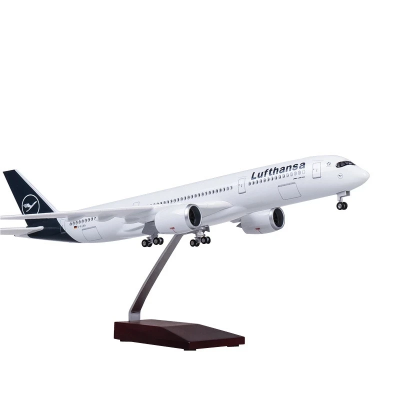 Plane Toys Model 1/142 Scale Airplane Airbus A350 Lufthansa Airline Model W LED Light & Wheel Diecast Plastic Resin Plane Toy