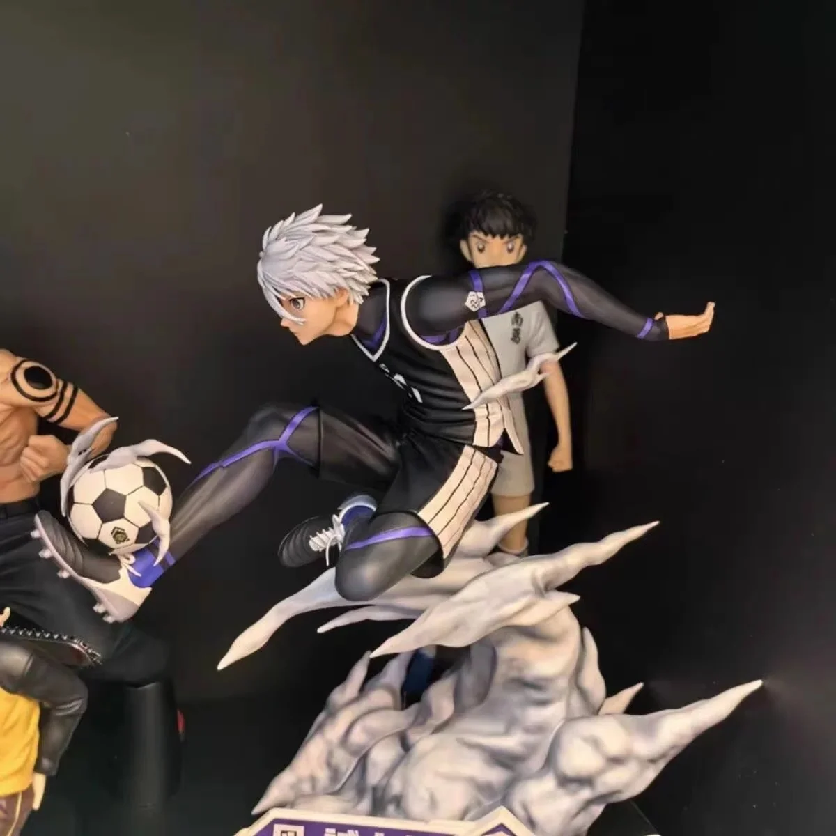 

21cm Blue Lock Figures Nagi Seishiro Anime Figure Football Action Figurine Pvc Model Desk Collection Statue Doll Birthday Gifts