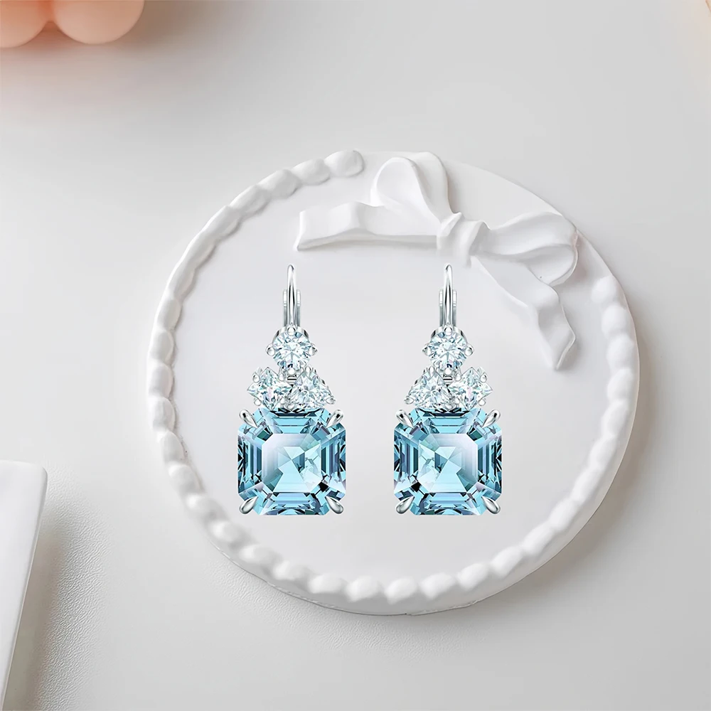 

2025 Hot Selling Brand Women's Earrings Fashionable, Simple, Luxurious Jewelry Suitable for Gifting To Friends