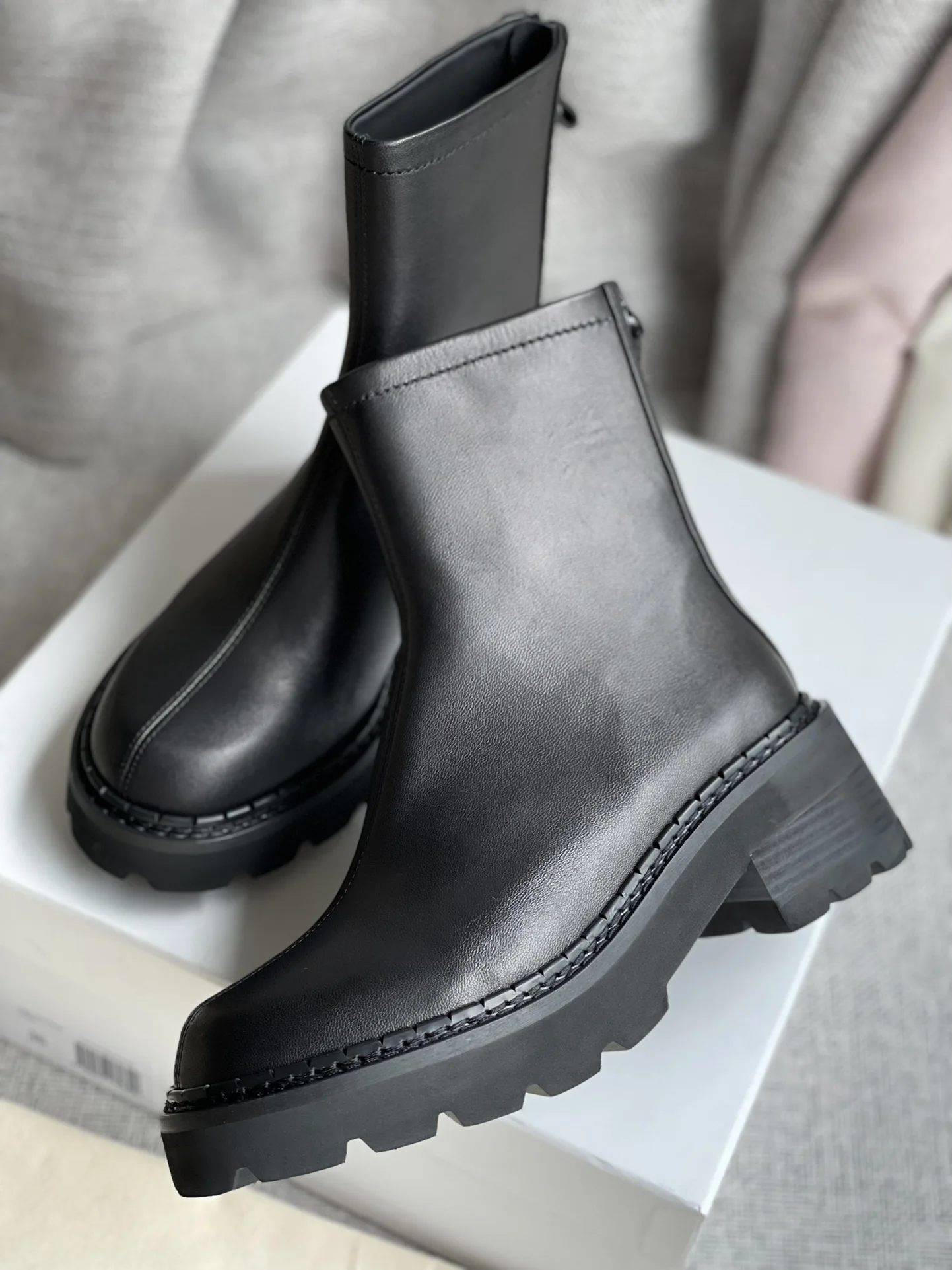 2022 Winter Platform Shoes Simple and Lightweight Imported Mixed-breed Sheepskin Women's Boots