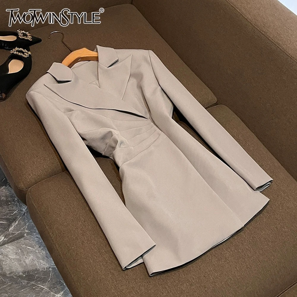 

Женские однотонные блейзеры во французском стиле TWOTWINSTYLE с V-образным вырезом и длинными рукавами, весенний элегантный блейзер с драпировкой, модная женская одежда KJA533384