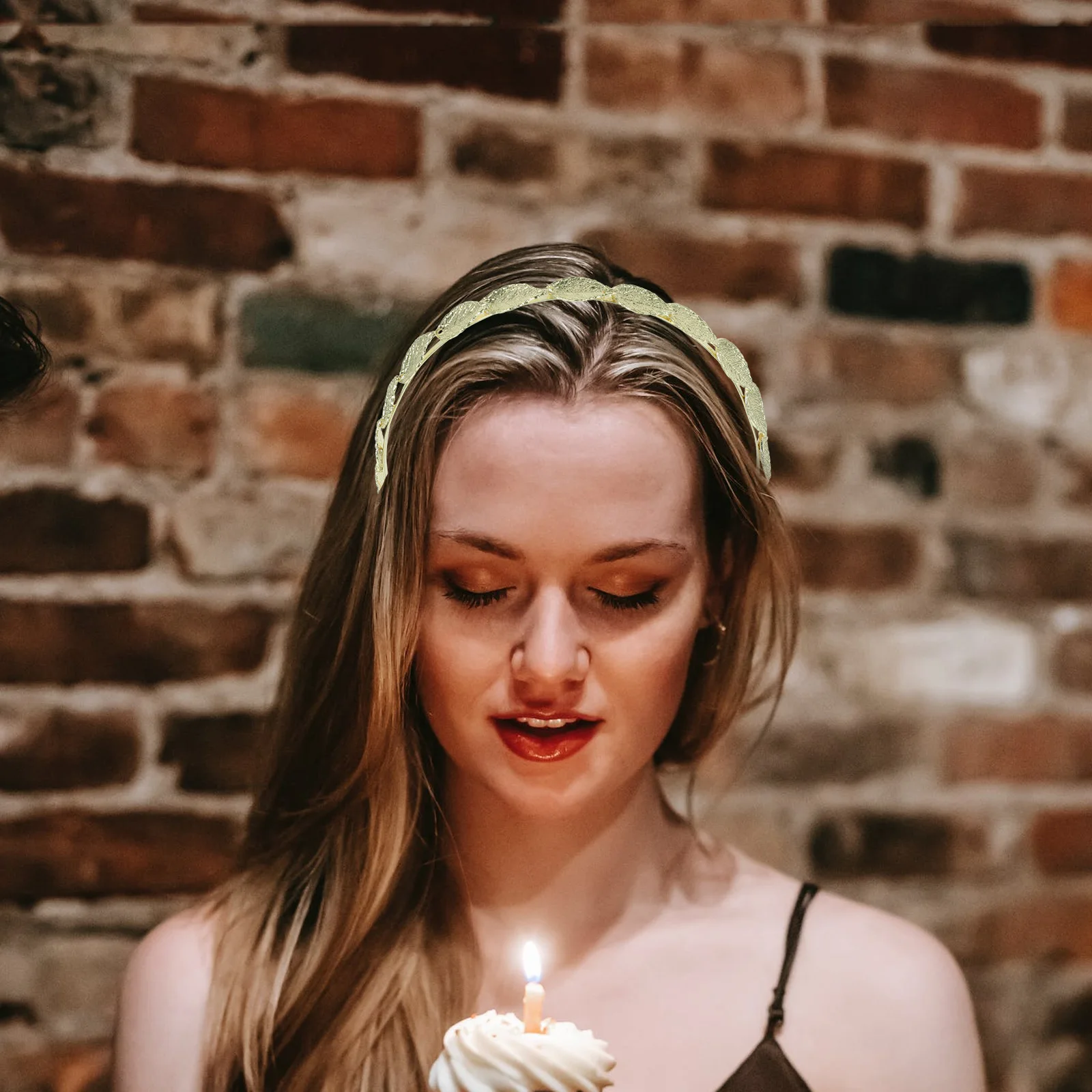 

Golden Alloy Leaf Hairband 15x12 5cm Women Bridal Wedding Bridesmaid Engagement Party Hairstyle Accessories Hair Tool