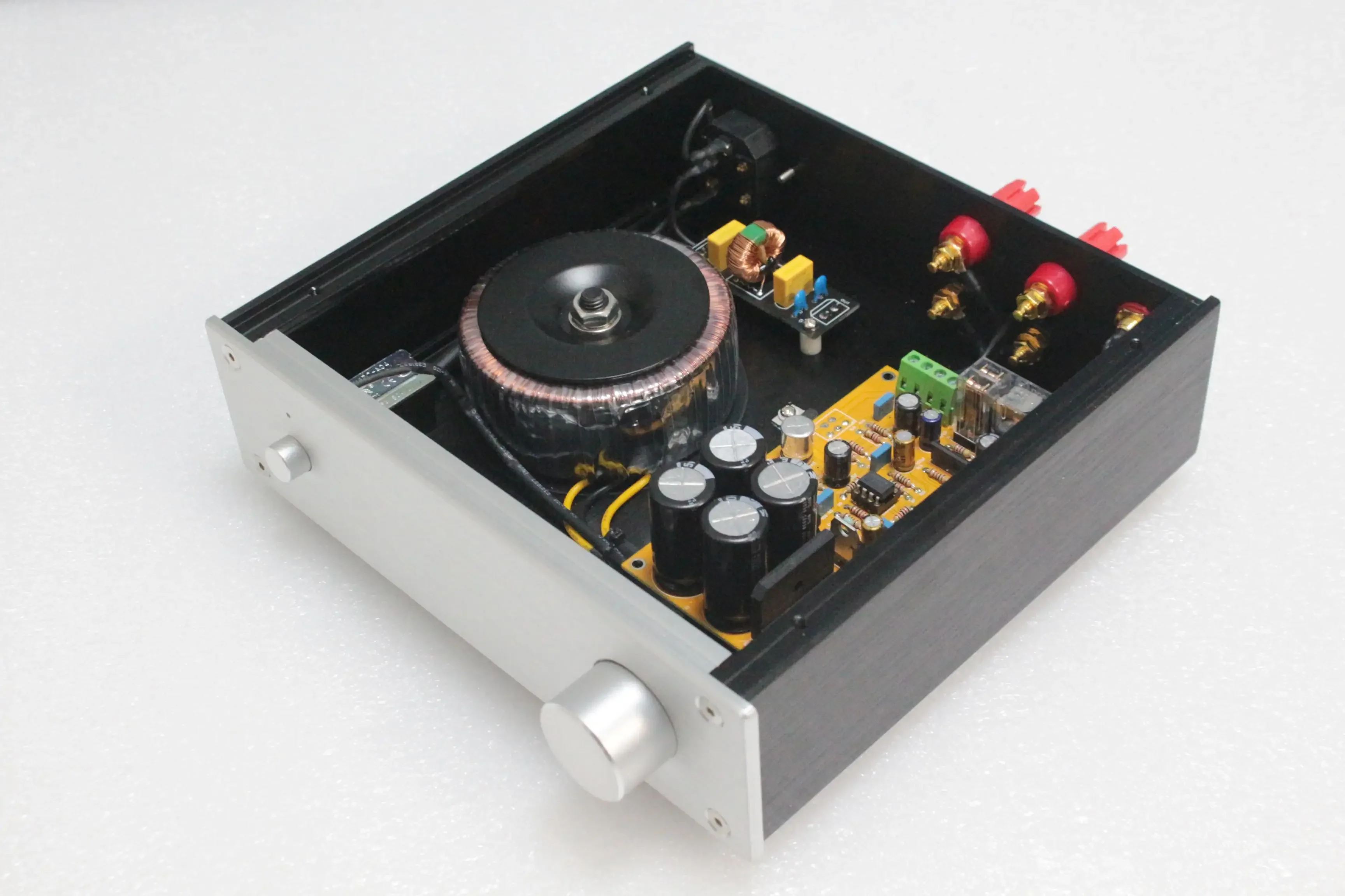 LM1875 TDA2050 Power Amplifier with Front-Stage HIFI Combined with Beautiful Vocal 5532 Operational Amplifier
