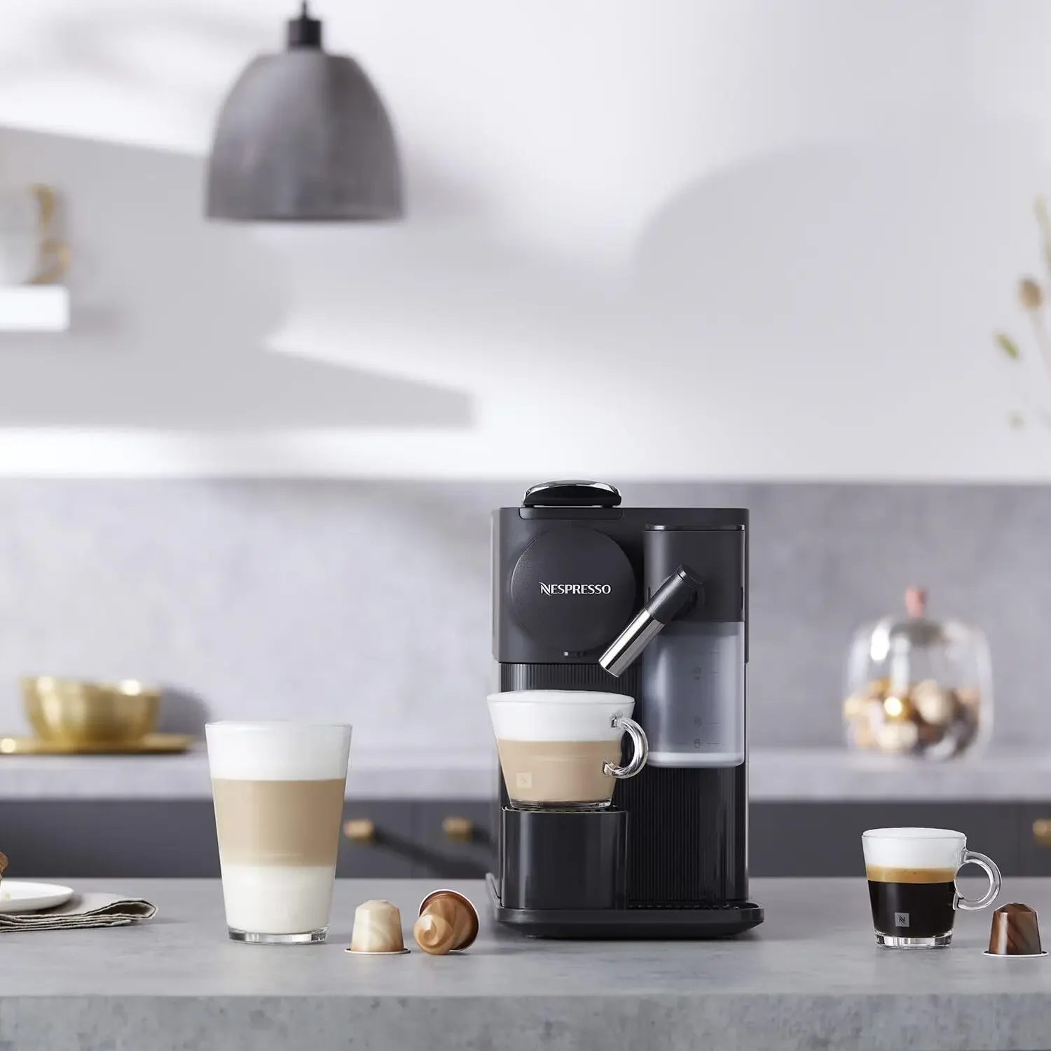 Nespresso Lattissima One Original Espressomaschine mit Milchaufschäumer von De'Longhi, Shadow Black