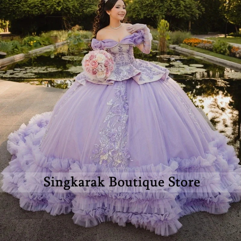 فساتين Quinceanera لامعة من الخزامى قبالة الكتف مزينة بالزهور مطرز بالكريستال المتدرج تول حفلة عيد ميلاد حلو 16 فستان