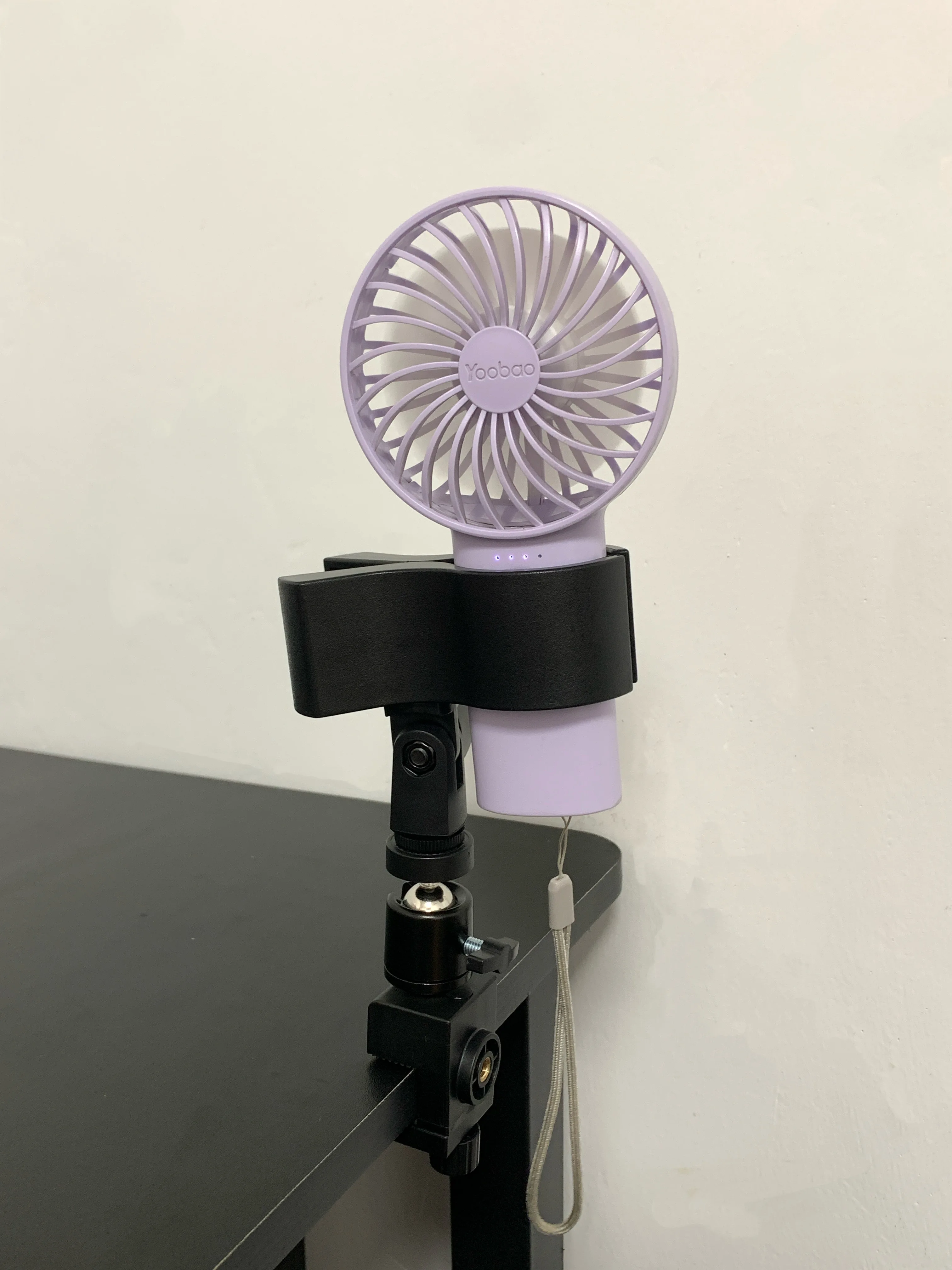 Metall-Tischmikrofonständer mit Elastischer Klemme 360° Universal-Drehgelenk Clip für Schreibtisch