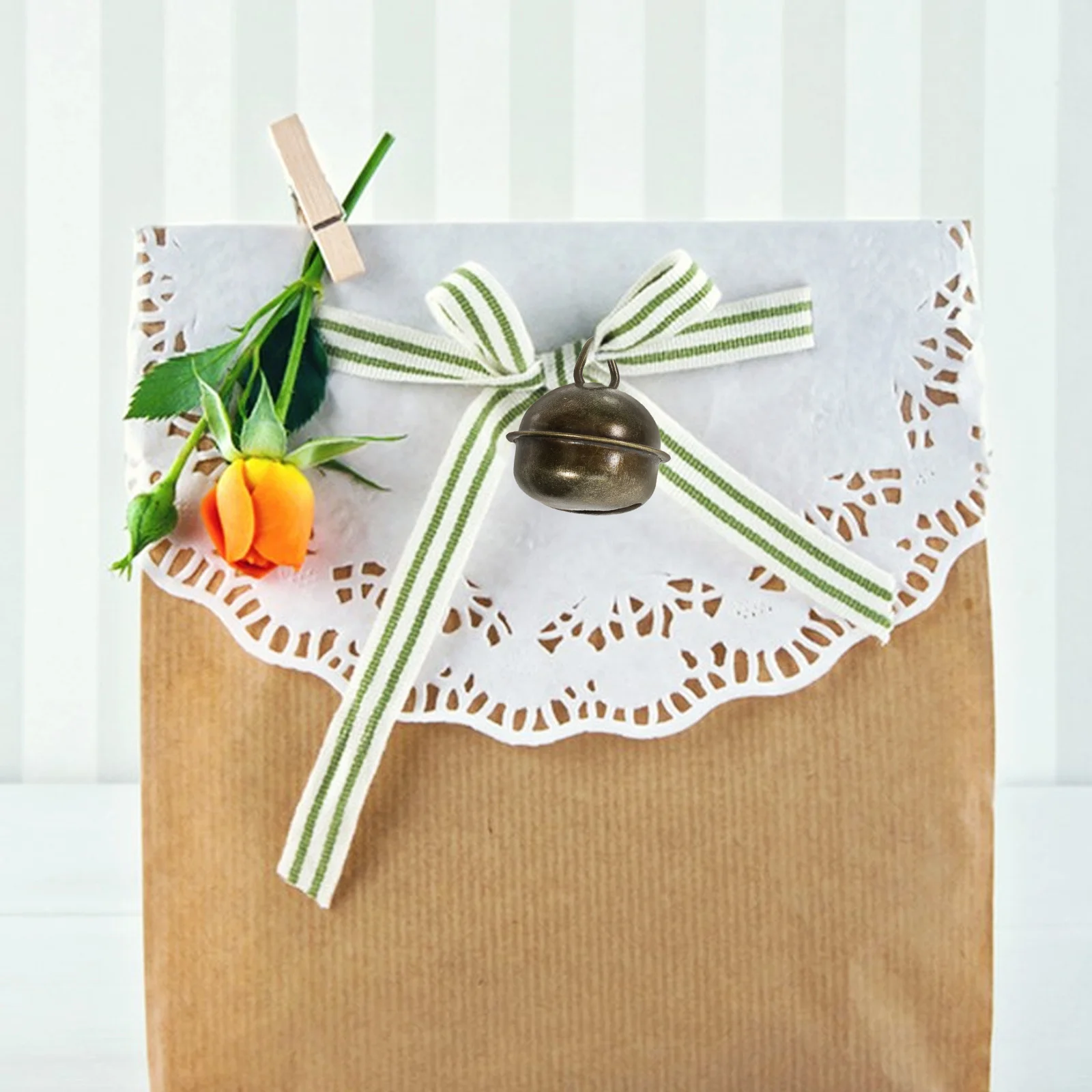 

20Pcs Vintage Iron Bells Small Jingle Bells Rustic Pet Collar Christmas Wreaths Handmade Crafts Iron Bell Dog Bell