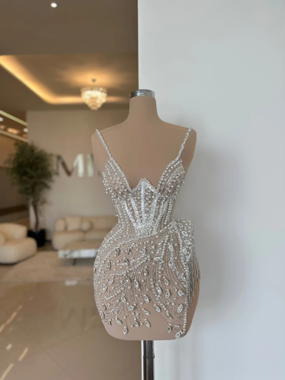 Luxurious Pearls Rhinestones Evening Dress For Birthday Sexy Illusion Mini Prom Dresses Customized Sleeveless Wedding Party Gown