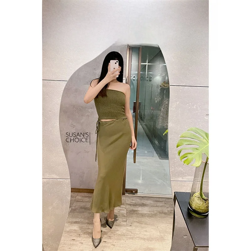 

Ele Sexy Silk Slim Fit Two Tone Bustier ter Skirt Set by Liane SUSAN High Waist mid Length a Line Skirt