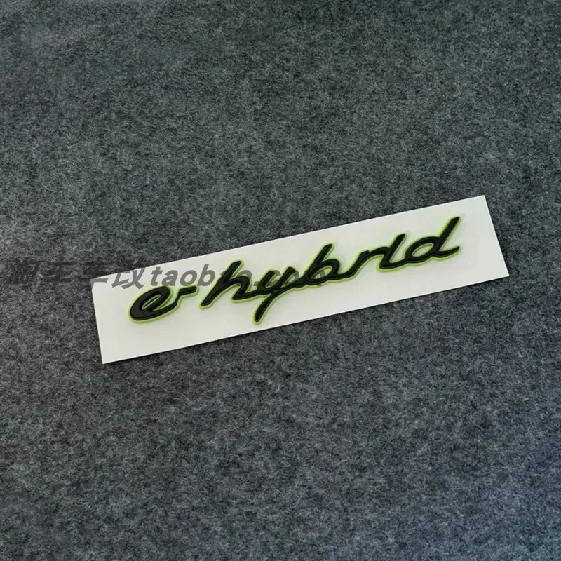 3D ABS Car Fender side logo sticker Rear tail door trunk sticker rear green Emblem For Cayenne S Macan panamera e-hybrld 4 turbo