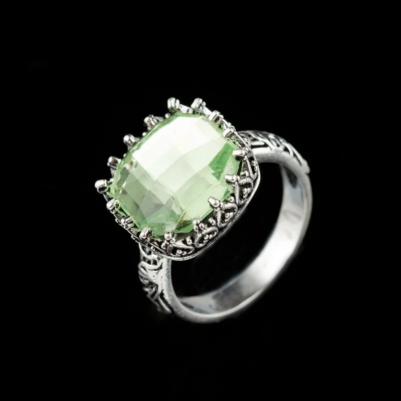 

Diamond Ring Cosplay Inlaid Mint Square Stone Vintage Women Medieval Finger Accessory Popular Antique European Jewelry Prop Gift