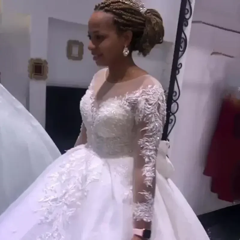 

Customized Princess Lace Appliques Ballgown Wedding Dress Sweep Train Pure White Ballgown Puffy Robe De Mariée Bridal Gowns