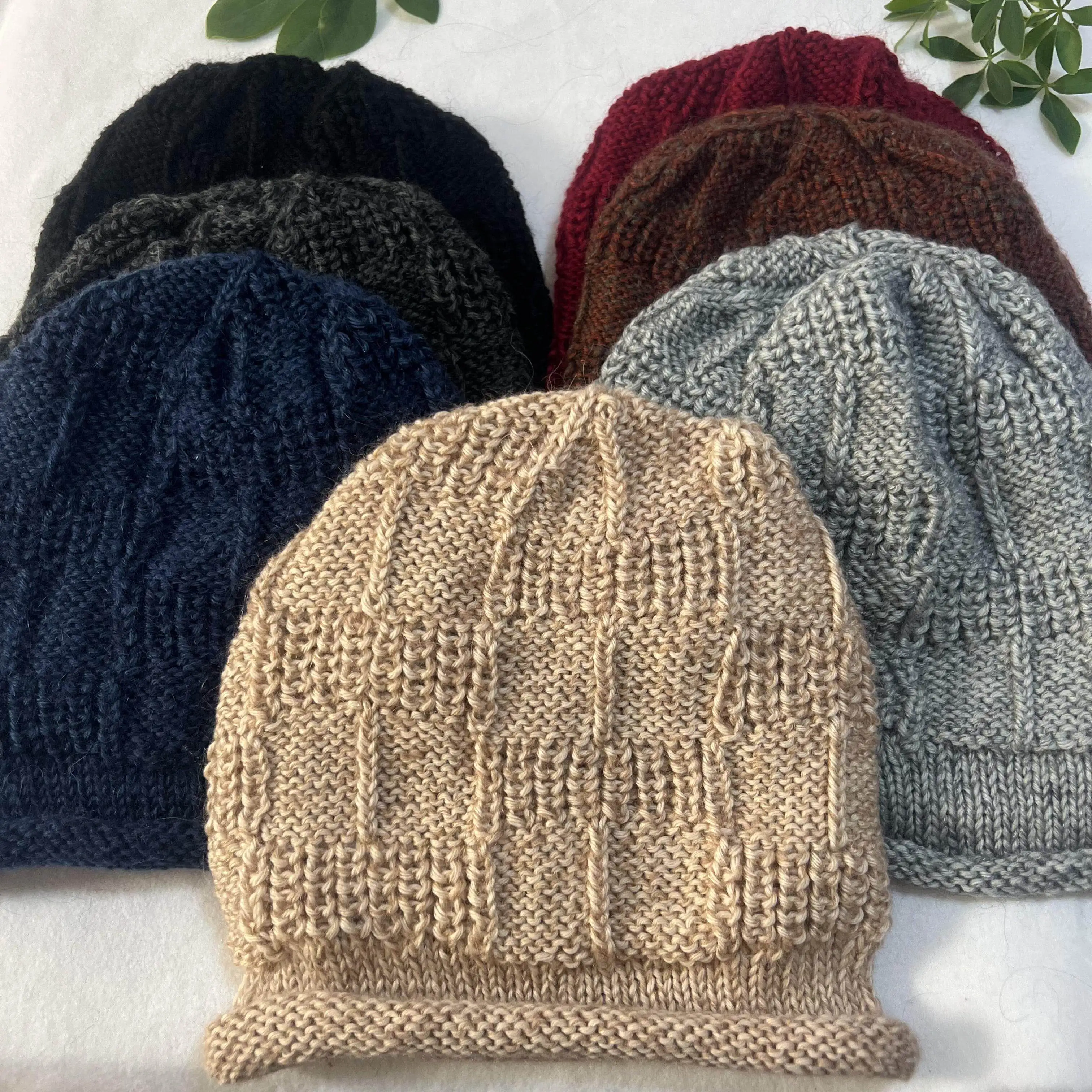 Handwoven Winter Yarn Hat Womens Slouchy Beanie Casual Tube Style for Streetwear Outfit Styling and Relaxed Outdoor Gatherings