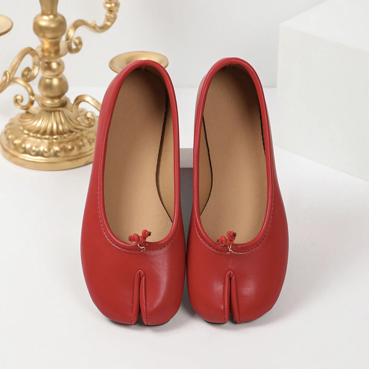 Brandneue Damen-Slipper mit geteiltem Zehenbereich, Tabi-Flats, aus weichem Leder, zum einfachen Anziehen, Ballerinas, bequem, für den Alltag, lässig, Loafer, Übergröße 43 – Detail 26