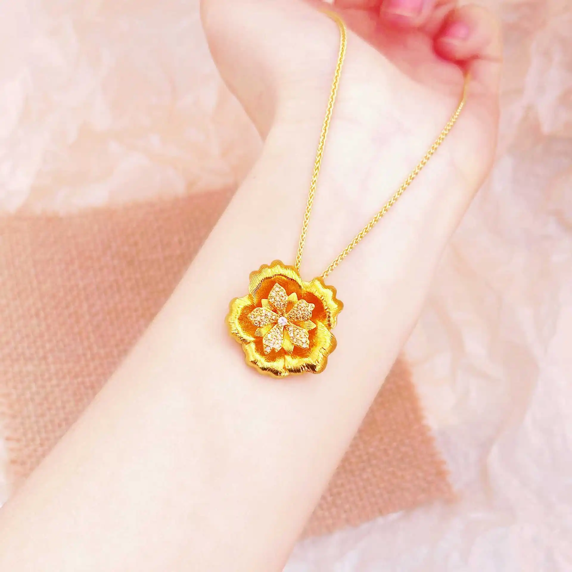 Durable & Sturdy Diamond-Drawn Prosperous Peony Pendant Necklace For Women 24K Gold AU999, fadeless and long-lasting shine