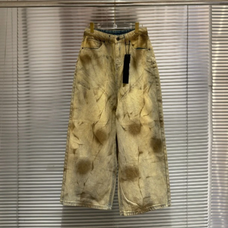 

Latui Atelier High-Quality ROSE Stained and Weathered Embroidered Denim Pants with Flared Leg Design jeans