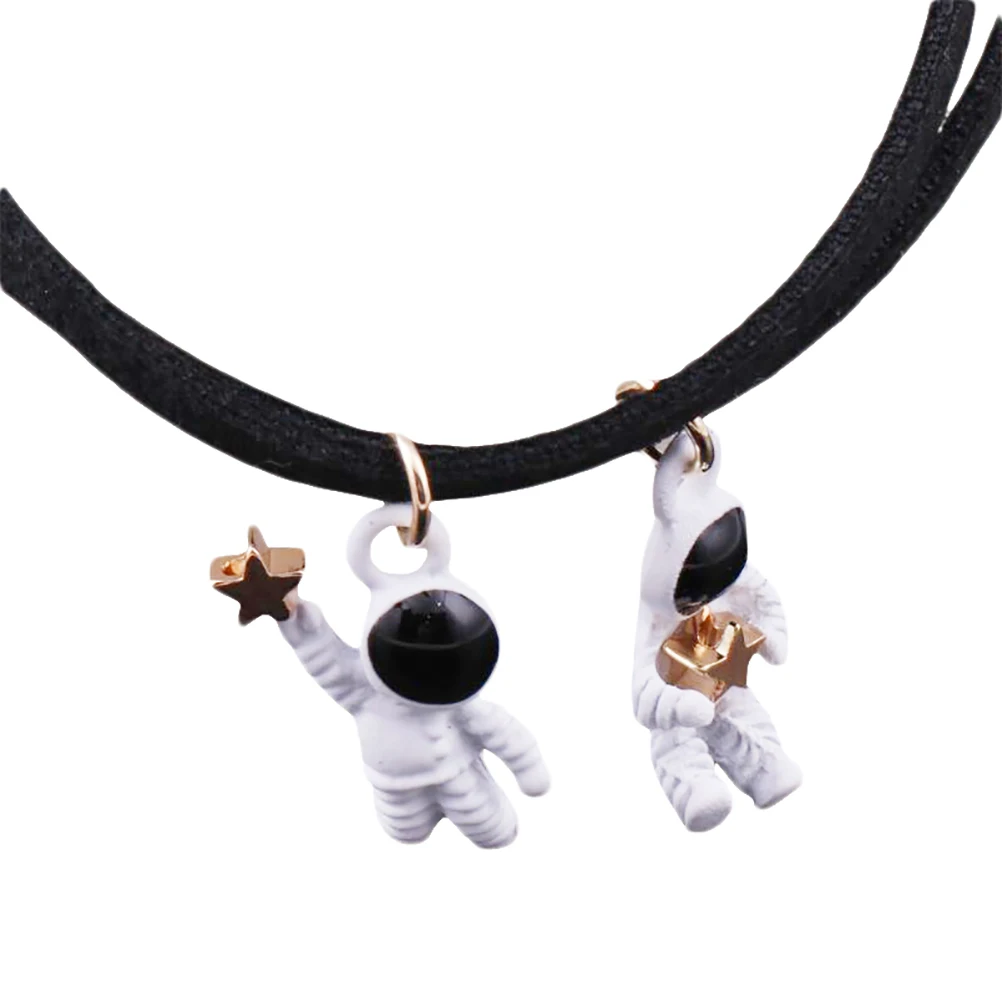 

Astronaut Necklace Couple Pendant Necklaces for Women Lightweight Alloy Material Unique Design Perfect Gift Mother's Day Friends