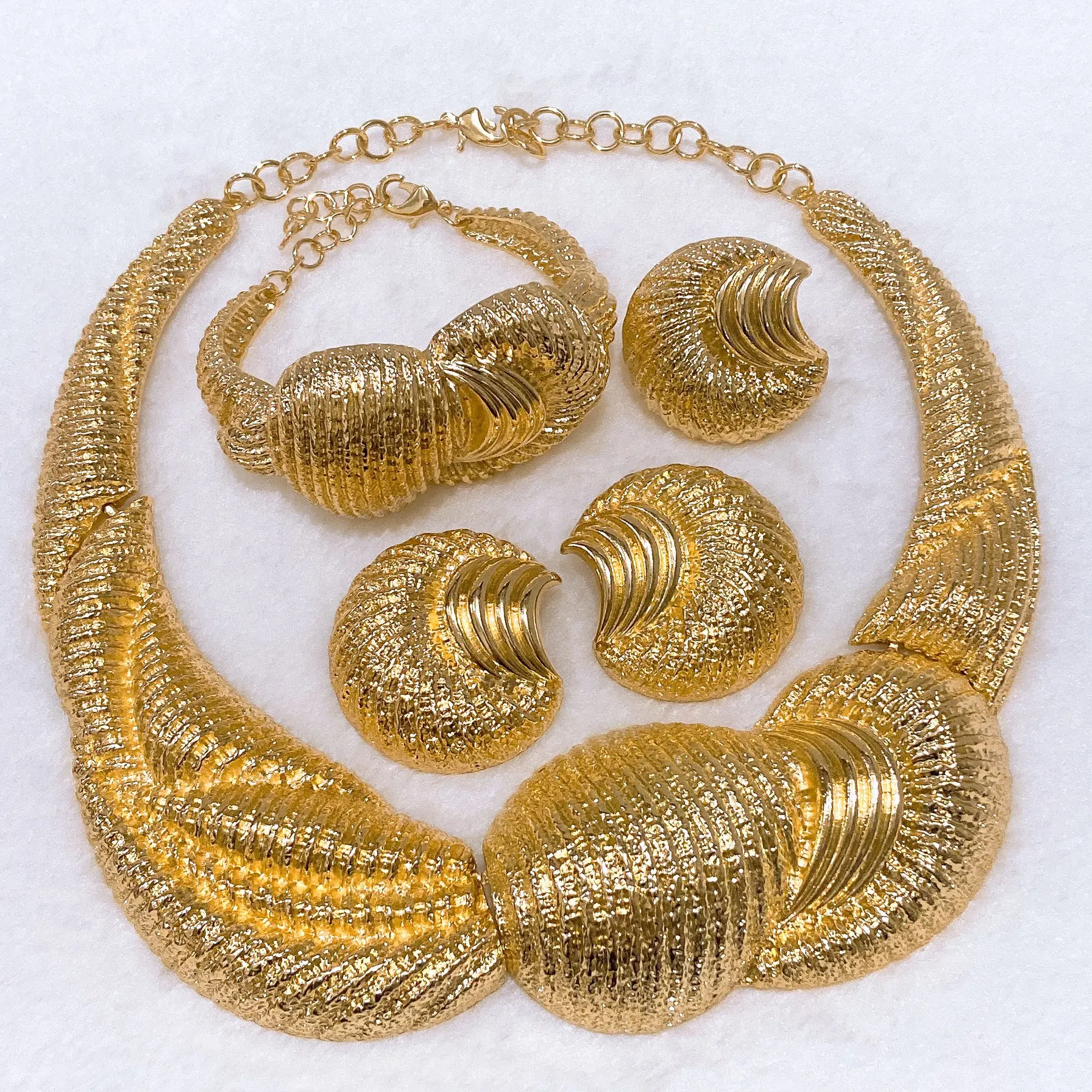 Trendy Irregular Geometric Huge Shape Light Weight Jewelry Set Luxury Gold Plated Necklace Bracelet Earrings Ring 4PC Jewellery