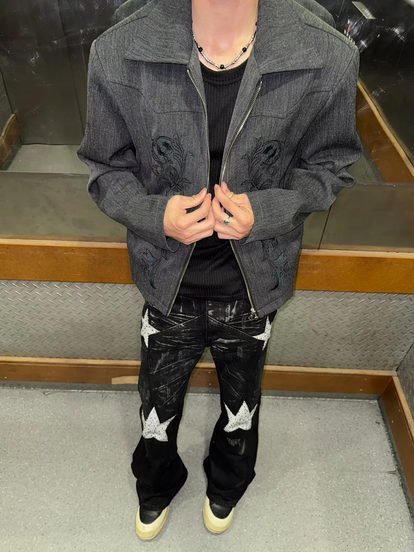 

Джинсы свободного покроя в стиле ретро в американском стиле High Street с окраской, повседневные джинсы-колокольчики с пятиконечной звездой и стразами