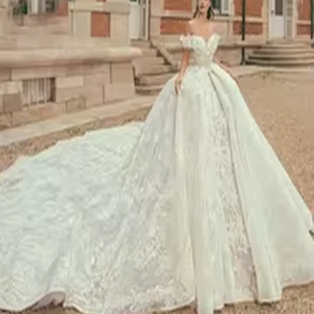 Abito da sposa con scollo a cuore con perline e applicazioni personalizzate per le spose per eventi di nozze formali